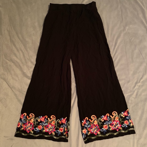 Cato Pants - Cato Black Wide Leg Floral Pants EUC S